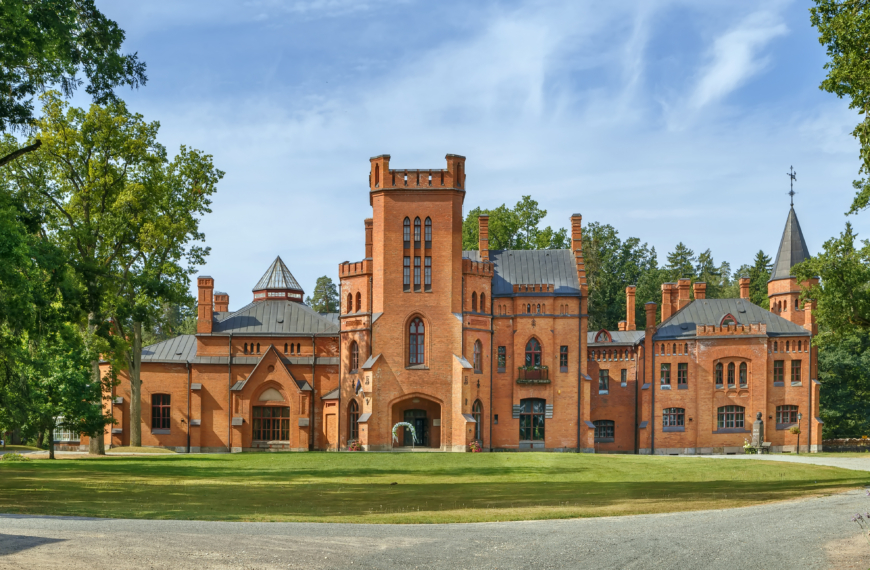 Sangaste,Castle,Was,Built,In,1879-1883,In,Neo-gothic,Style,,Estonia